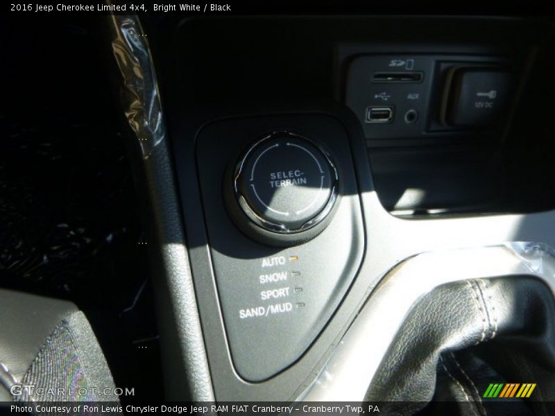 Bright White / Black 2016 Jeep Cherokee Limited 4x4
