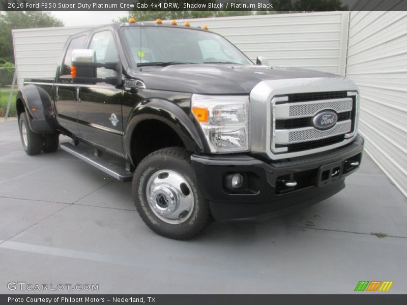 Front 3/4 View of 2016 F350 Super Duty Platinum Crew Cab 4x4 DRW