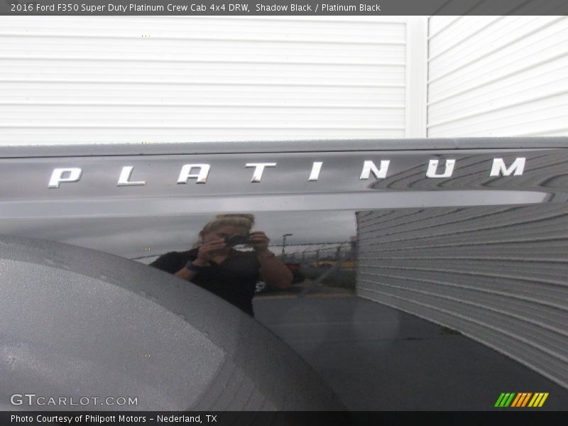  2016 F350 Super Duty Platinum Crew Cab 4x4 DRW Logo