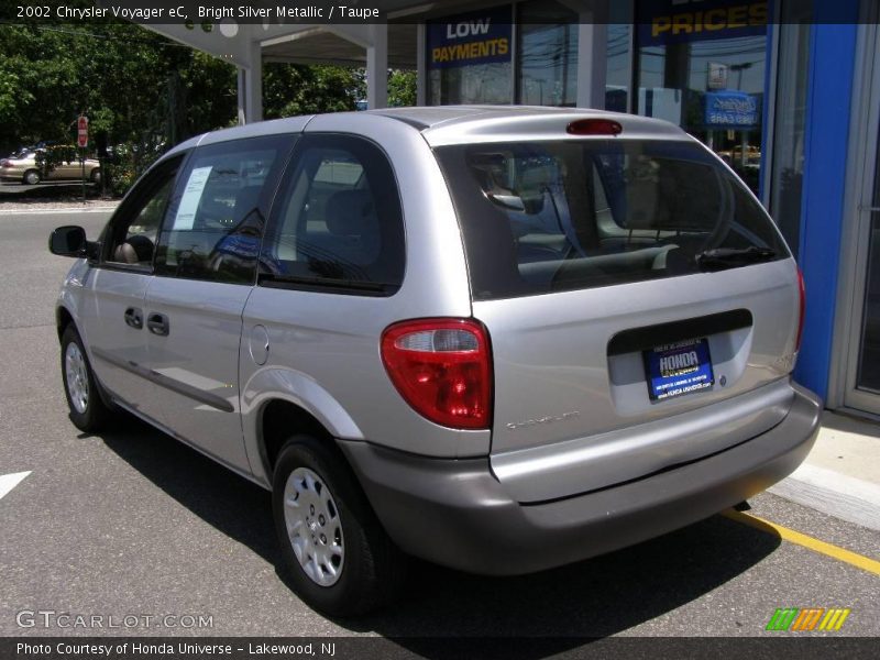 Bright Silver Metallic / Taupe 2002 Chrysler Voyager eC