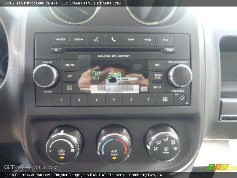 ECO Green Pearl / Dark Slate Gray 2016 Jeep Patriot Latitude 4x4