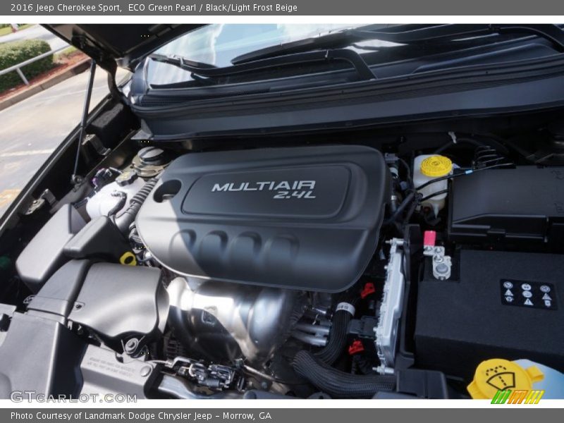 ECO Green Pearl / Black/Light Frost Beige 2016 Jeep Cherokee Sport
