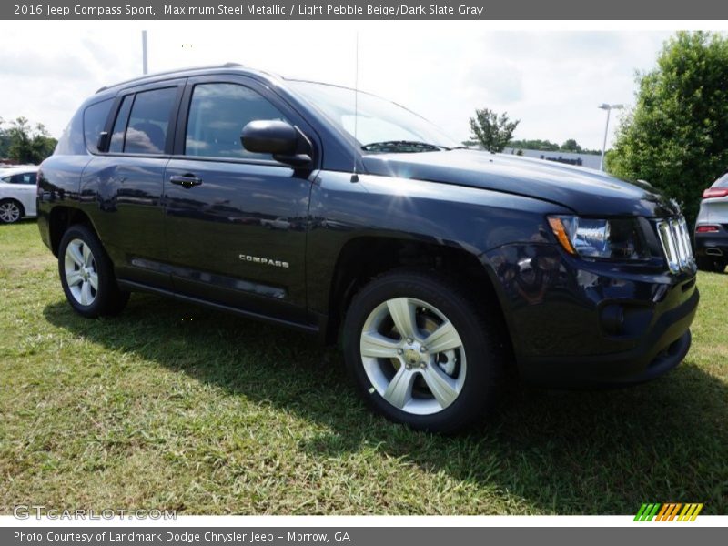 Front 3/4 View of 2016 Compass Sport