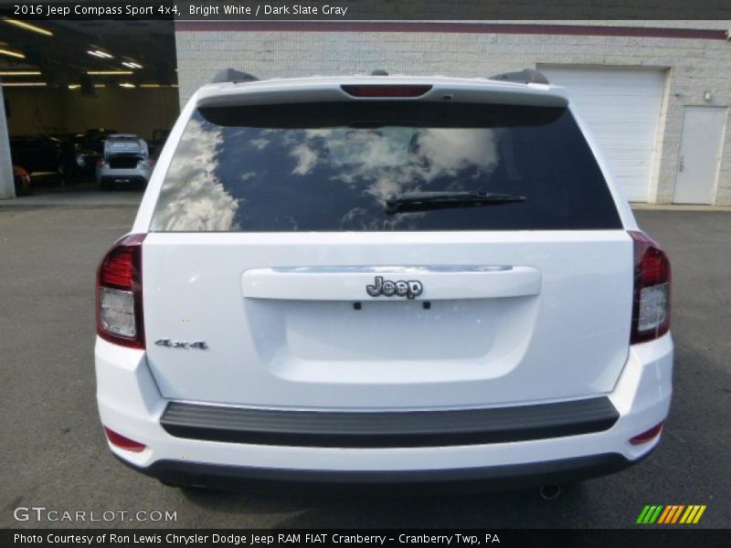 Bright White / Dark Slate Gray 2016 Jeep Compass Sport 4x4