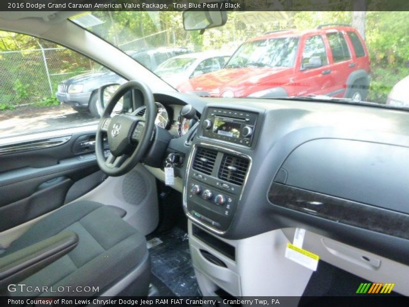 True Blue Pearl / Black 2016 Dodge Grand Caravan American Value Package