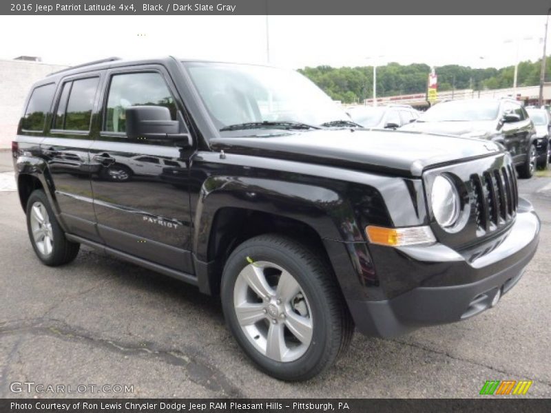 Front 3/4 View of 2016 Patriot Latitude 4x4