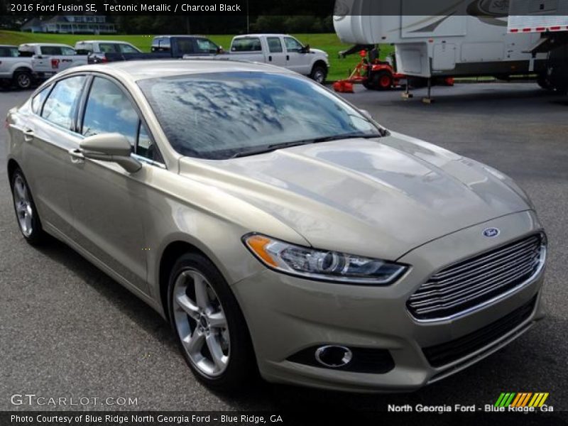 Tectonic Metallic / Charcoal Black 2016 Ford Fusion SE