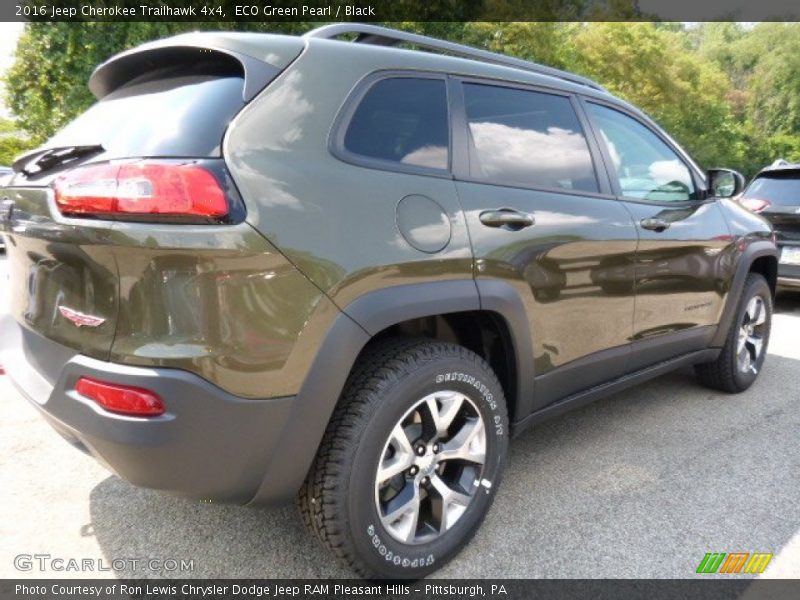 ECO Green Pearl / Black 2016 Jeep Cherokee Trailhawk 4x4