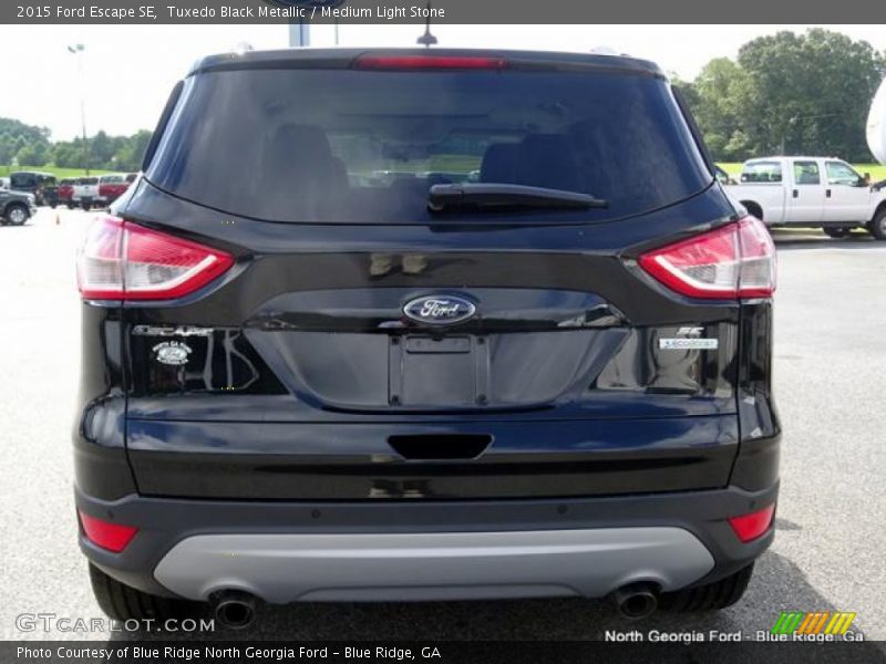 Tuxedo Black Metallic / Medium Light Stone 2015 Ford Escape SE