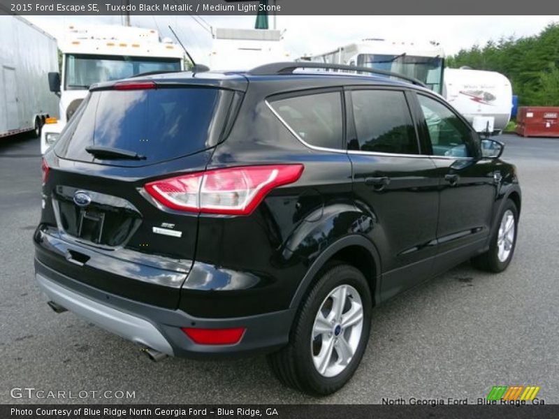 Tuxedo Black Metallic / Medium Light Stone 2015 Ford Escape SE