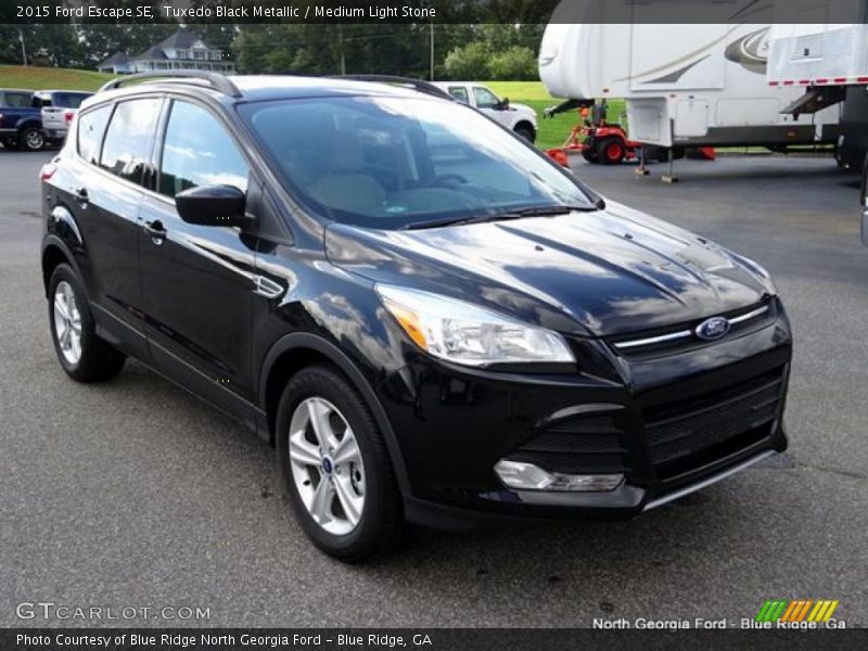 Tuxedo Black Metallic / Medium Light Stone 2015 Ford Escape SE