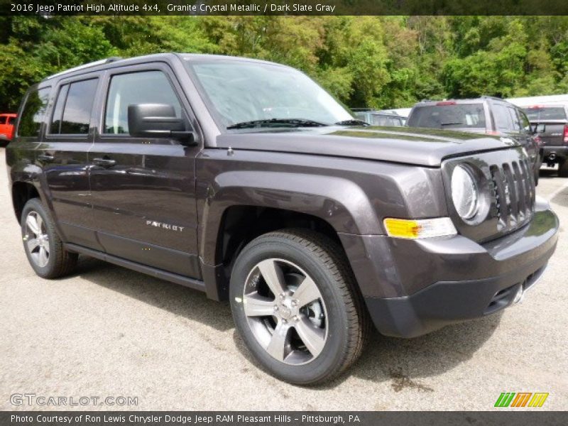 Front 3/4 View of 2016 Patriot High Altitude 4x4