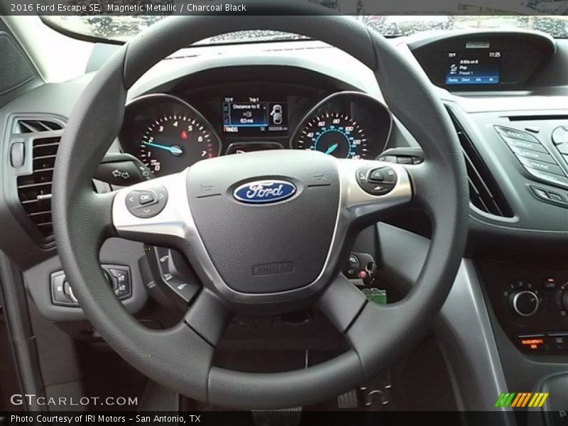 Magnetic Metallic / Charcoal Black 2016 Ford Escape SE