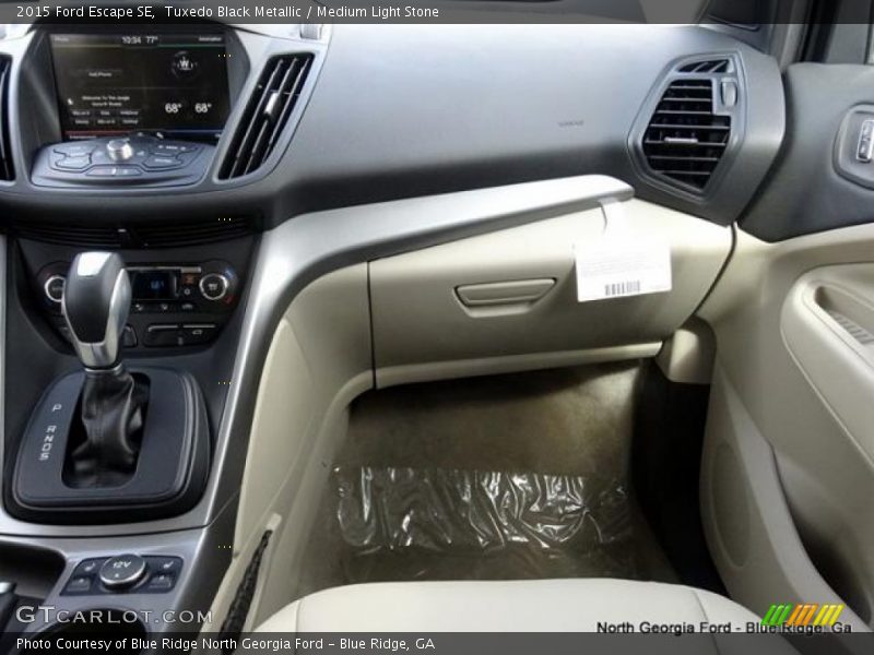 Tuxedo Black Metallic / Medium Light Stone 2015 Ford Escape SE