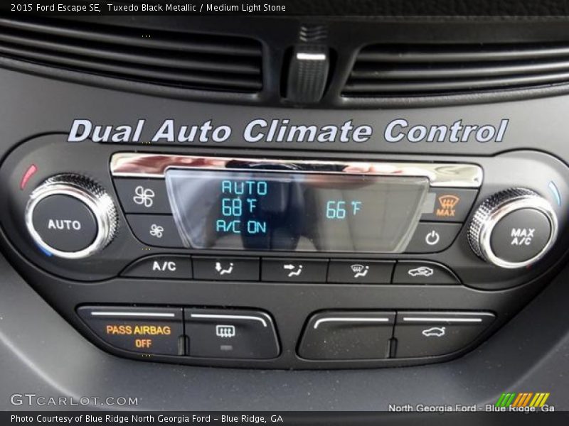 Tuxedo Black Metallic / Medium Light Stone 2015 Ford Escape SE