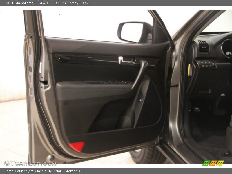 Titanium Silver / Black 2011 Kia Sorento LX AWD