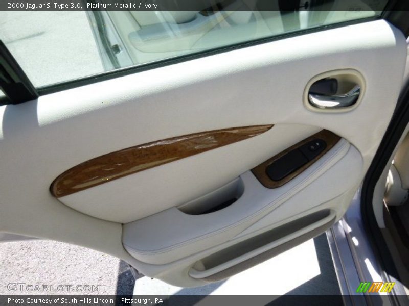 Platinum Metallic / Ivory 2000 Jaguar S-Type 3.0