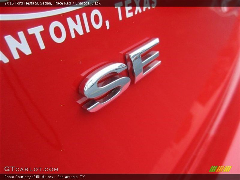 Race Red / Charcoal Black 2015 Ford Fiesta SE Sedan