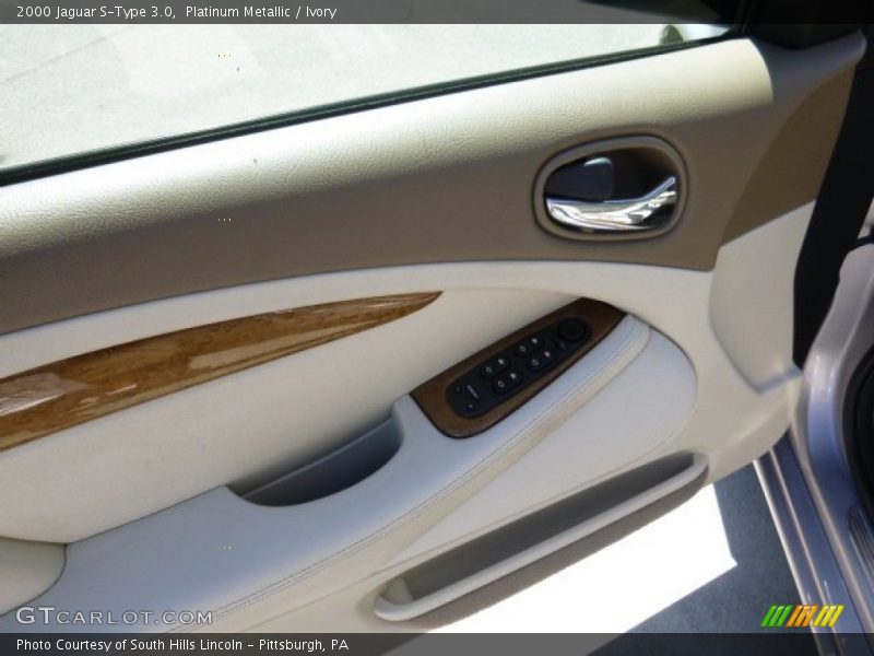 Platinum Metallic / Ivory 2000 Jaguar S-Type 3.0