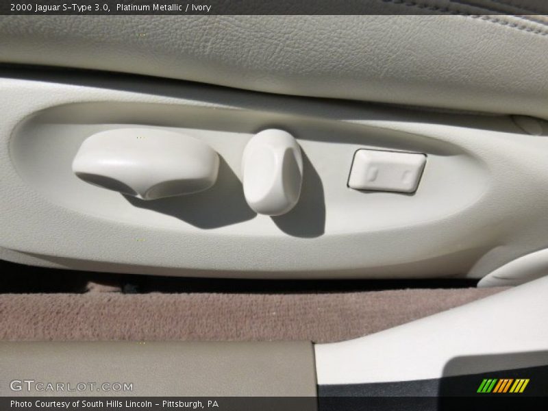 Platinum Metallic / Ivory 2000 Jaguar S-Type 3.0