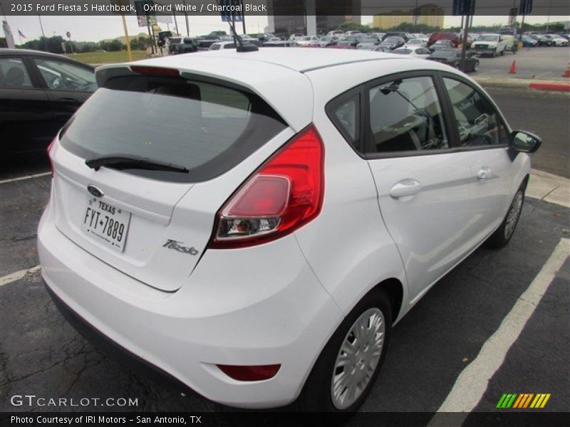 Oxford White / Charcoal Black 2015 Ford Fiesta S Hatchback