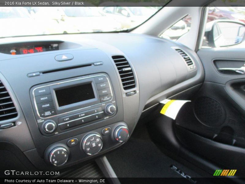 Silky Silver / Black 2016 Kia Forte LX Sedan