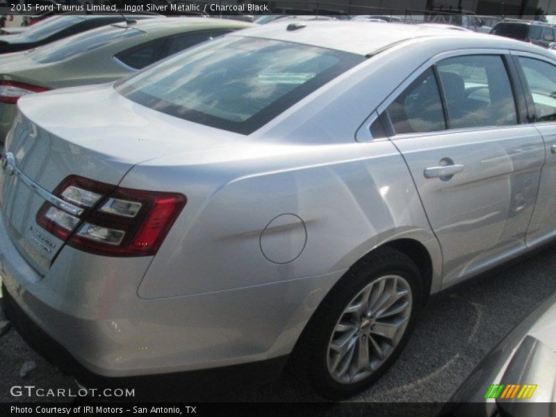 Ingot Silver Metallic / Charcoal Black 2015 Ford Taurus Limited