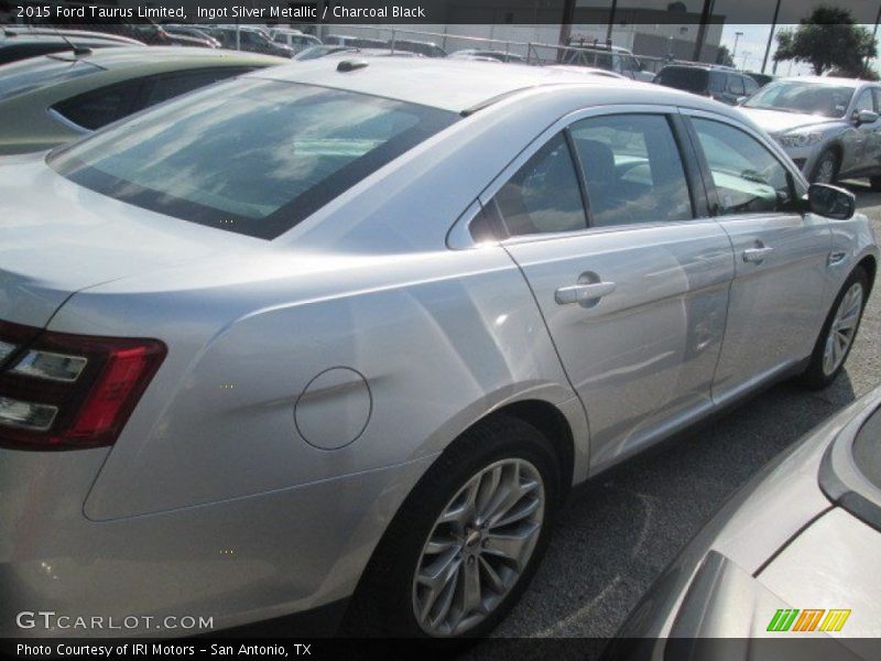 Ingot Silver Metallic / Charcoal Black 2015 Ford Taurus Limited