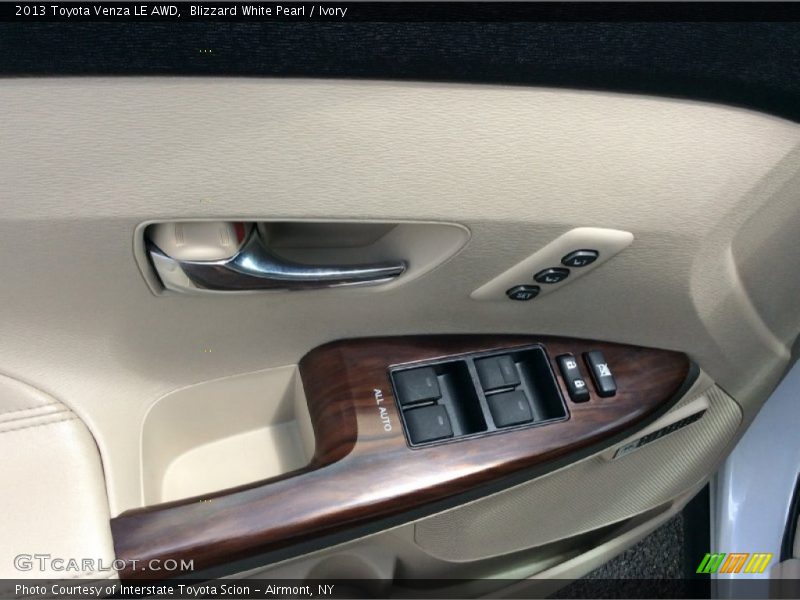 Blizzard White Pearl / Ivory 2013 Toyota Venza LE AWD