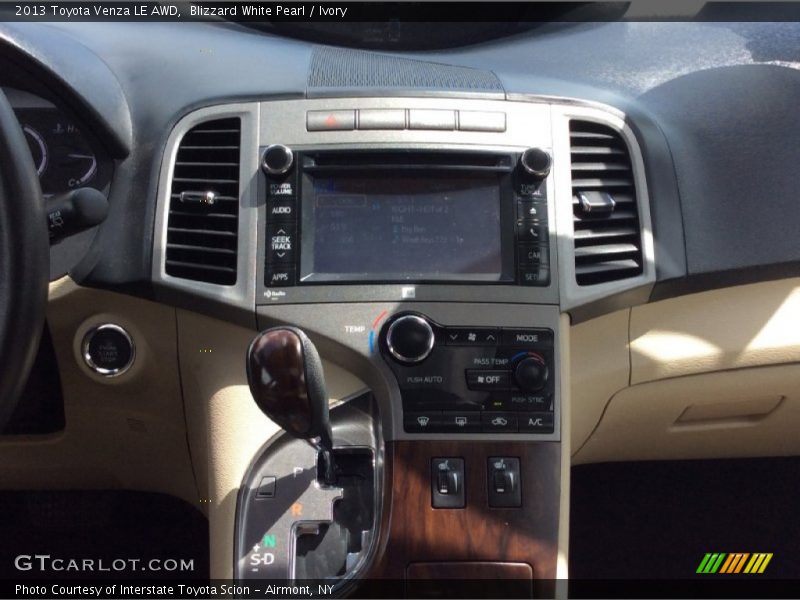 Blizzard White Pearl / Ivory 2013 Toyota Venza LE AWD