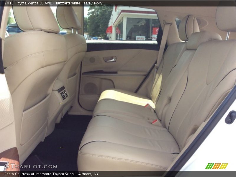 Blizzard White Pearl / Ivory 2013 Toyota Venza LE AWD