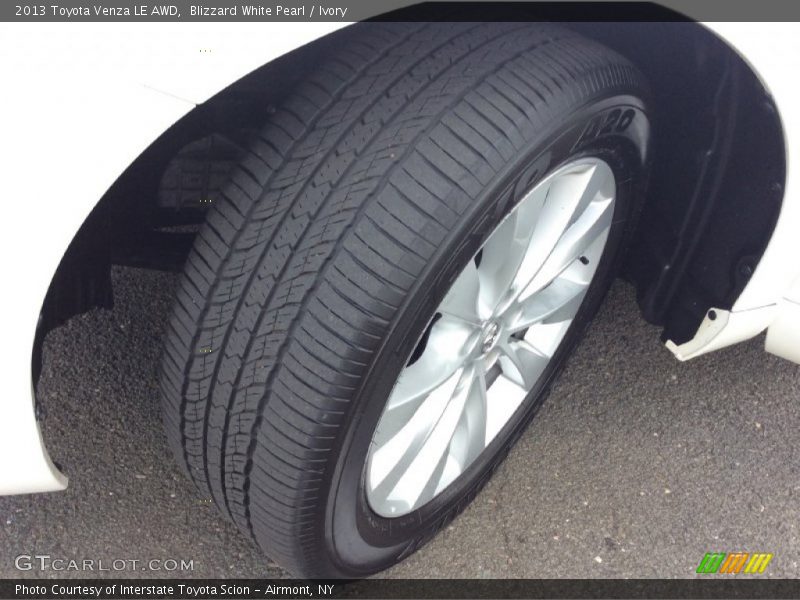 Blizzard White Pearl / Ivory 2013 Toyota Venza LE AWD