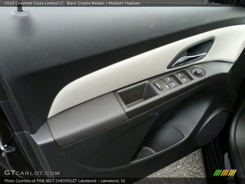 Black Granite Metallic / Medium Titanium 2016 Chevrolet Cruze Limited LT