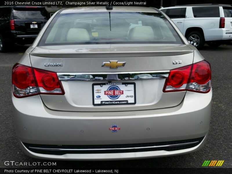 Champagne Silver Metallic / Cocoa/Light Neutral 2016 Chevrolet Cruze Limited LTZ
