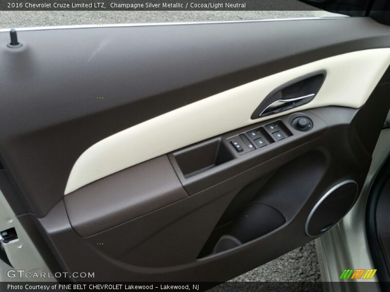 Champagne Silver Metallic / Cocoa/Light Neutral 2016 Chevrolet Cruze Limited LTZ