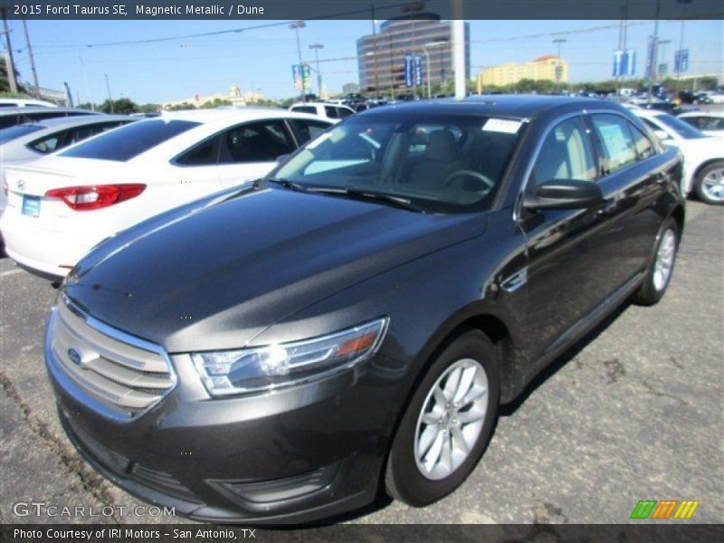 Magnetic Metallic / Dune 2015 Ford Taurus SE