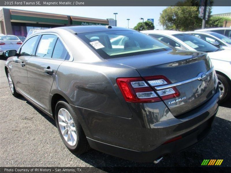 Magnetic Metallic / Dune 2015 Ford Taurus SE