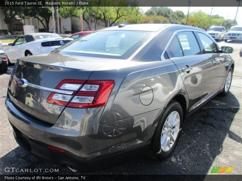Magnetic Metallic / Dune 2015 Ford Taurus SE