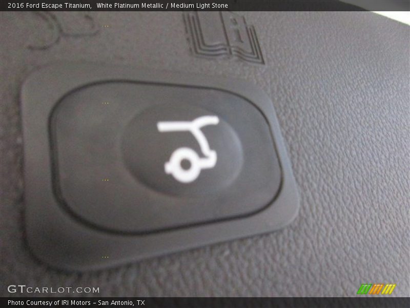 White Platinum Metallic / Medium Light Stone 2016 Ford Escape Titanium