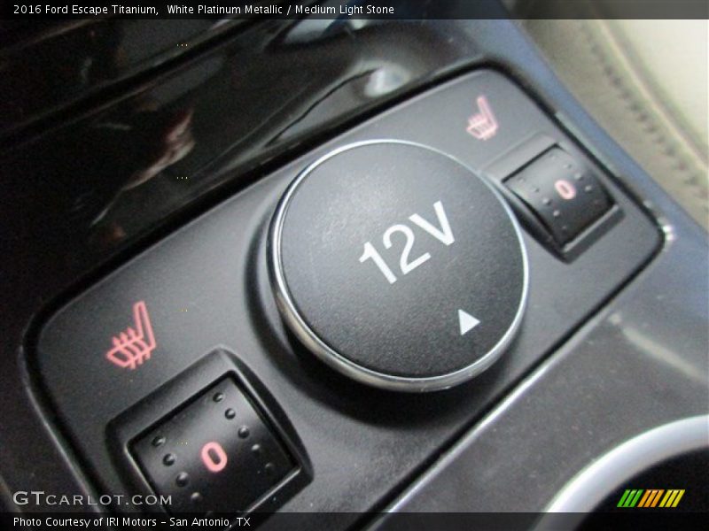 White Platinum Metallic / Medium Light Stone 2016 Ford Escape Titanium