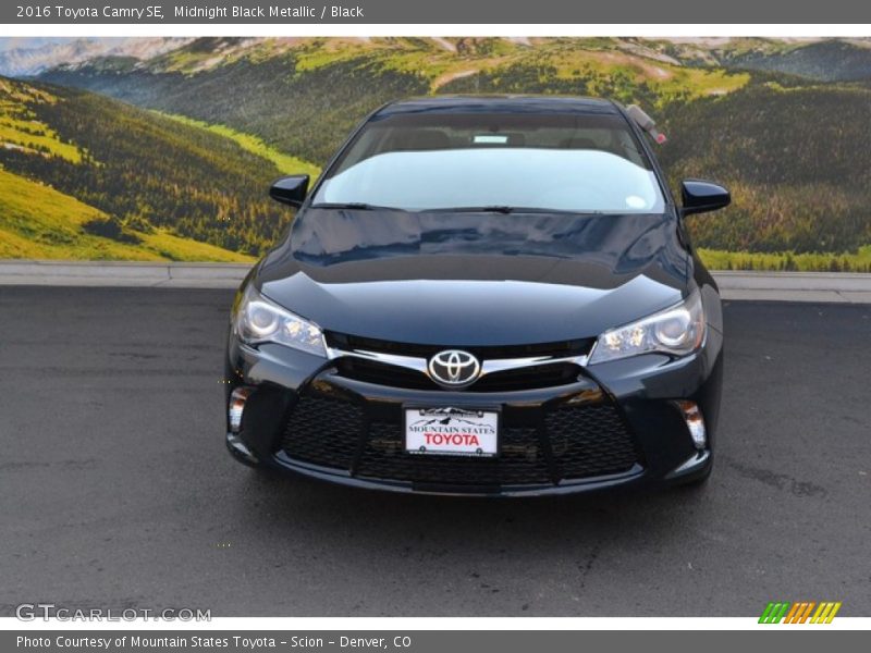 Midnight Black Metallic / Black 2016 Toyota Camry SE