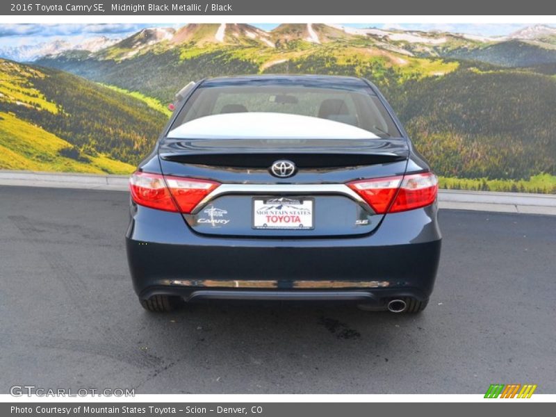 Midnight Black Metallic / Black 2016 Toyota Camry SE