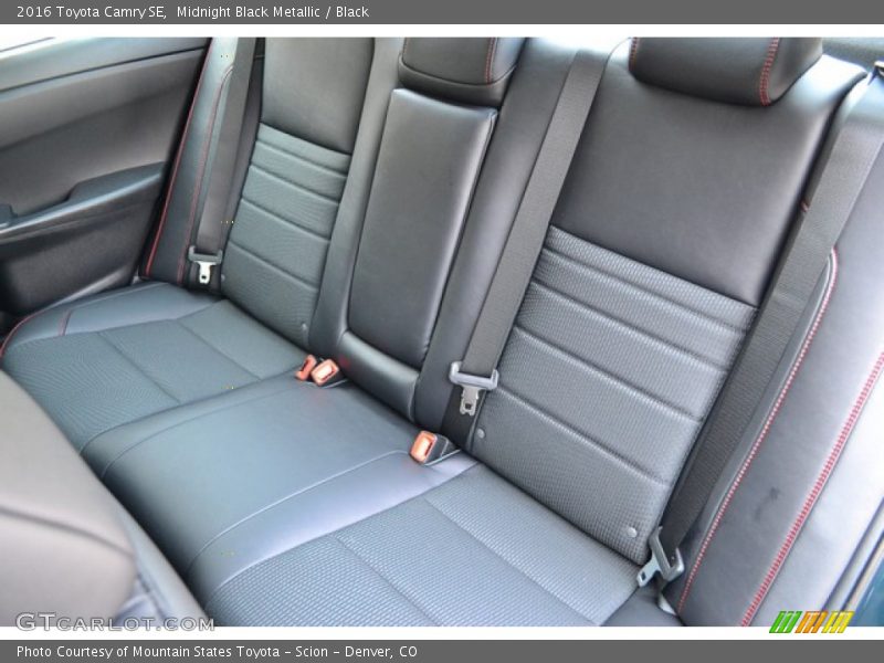 Midnight Black Metallic / Black 2016 Toyota Camry SE