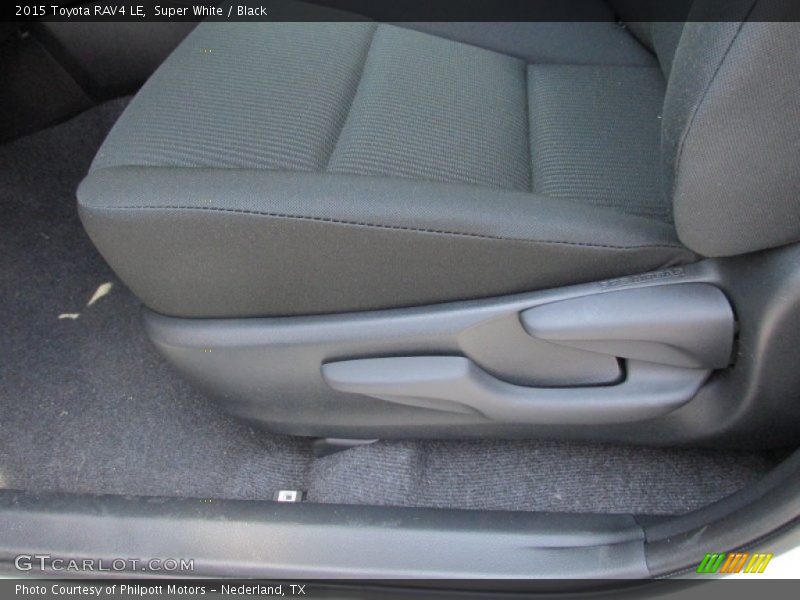 Super White / Black 2015 Toyota RAV4 LE
