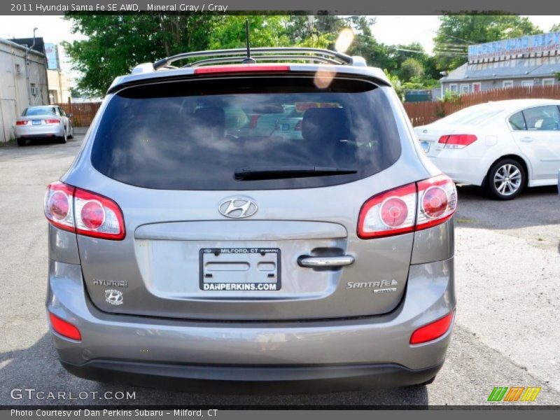 Mineral Gray / Gray 2011 Hyundai Santa Fe SE AWD