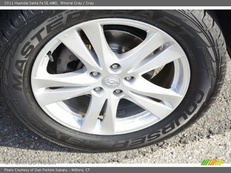 Mineral Gray / Gray 2011 Hyundai Santa Fe SE AWD