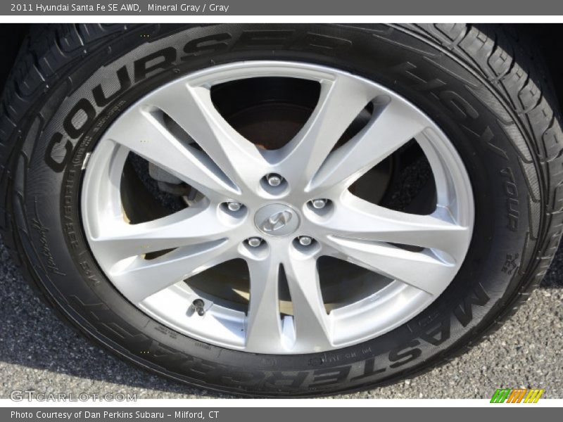 Mineral Gray / Gray 2011 Hyundai Santa Fe SE AWD
