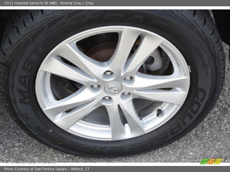 Mineral Gray / Gray 2011 Hyundai Santa Fe SE AWD