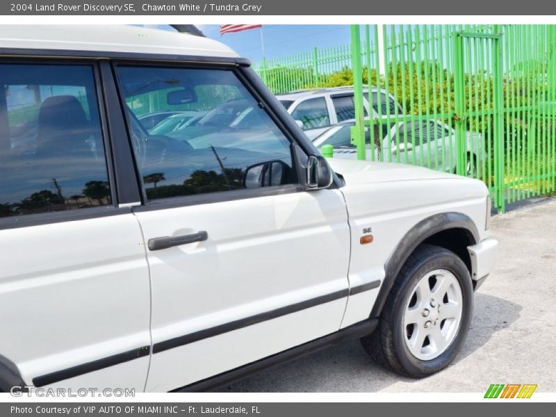 Chawton White / Tundra Grey 2004 Land Rover Discovery SE