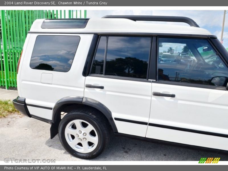 Chawton White / Tundra Grey 2004 Land Rover Discovery SE